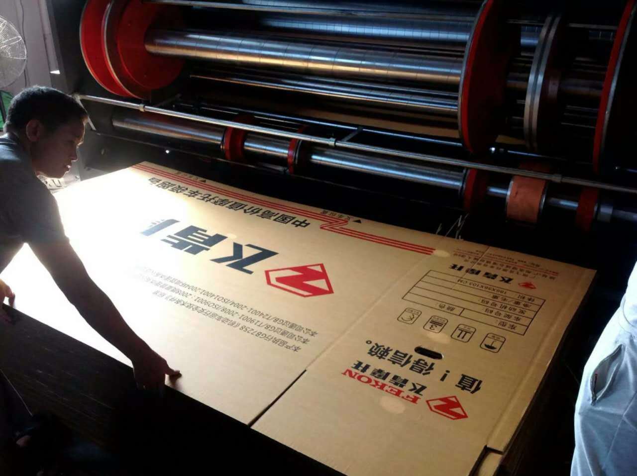 Flexo 1-4 Color Water Ink Printing Slotting Die-Cutting and Stacking Machine
