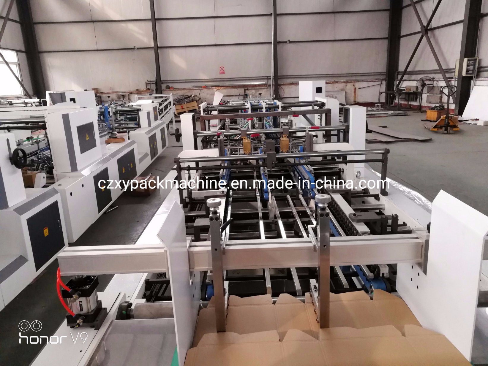Pizza Box and Milk Box Lock Bottom 4 Corner 6corner Folder Gluer Machine